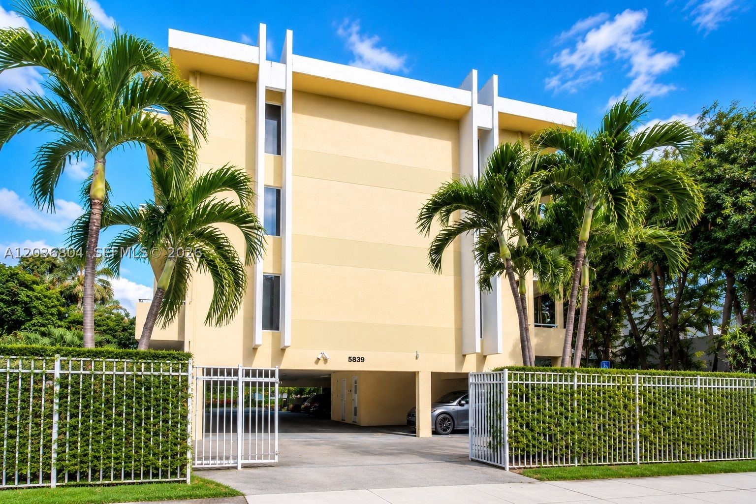 SUNSET POINT CONDO - Residential Lease