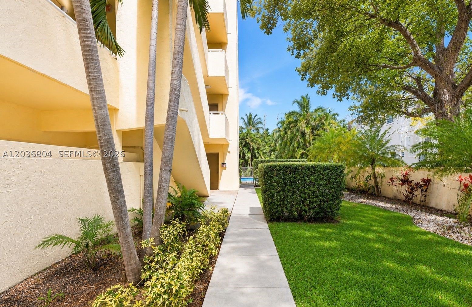 SUNSET POINT CONDO - Residential Lease