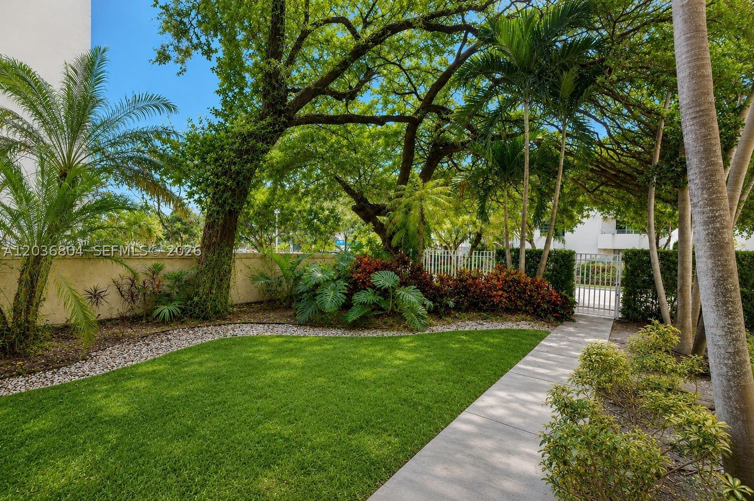 SUNSET POINT CONDO - Residential Lease