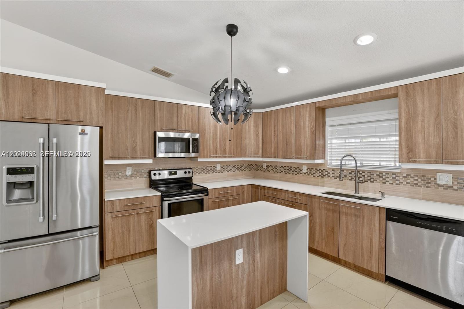 SOUTH WEST RANCHES - Residential