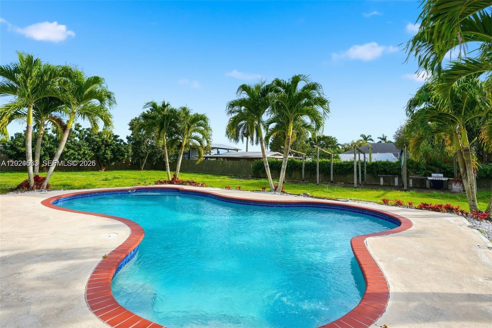 SOUTH WEST RANCHES - Residential