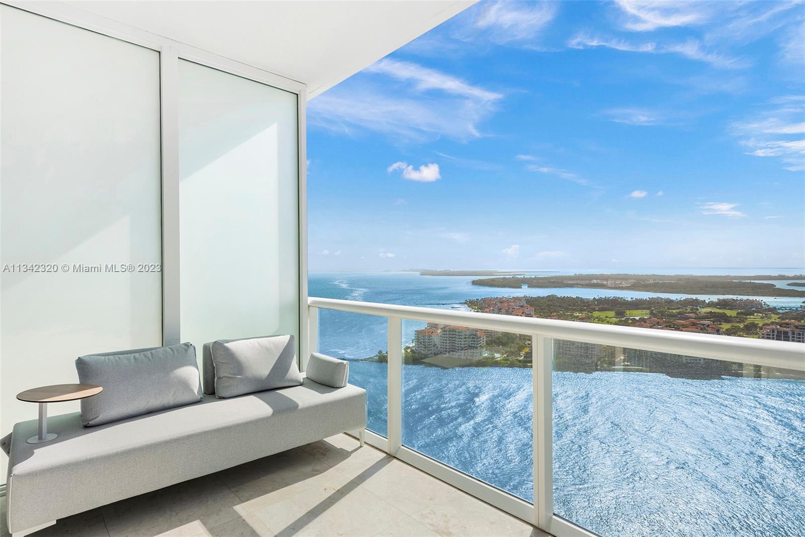 CONTINUUM ON SOUTH BEACH - Residential
