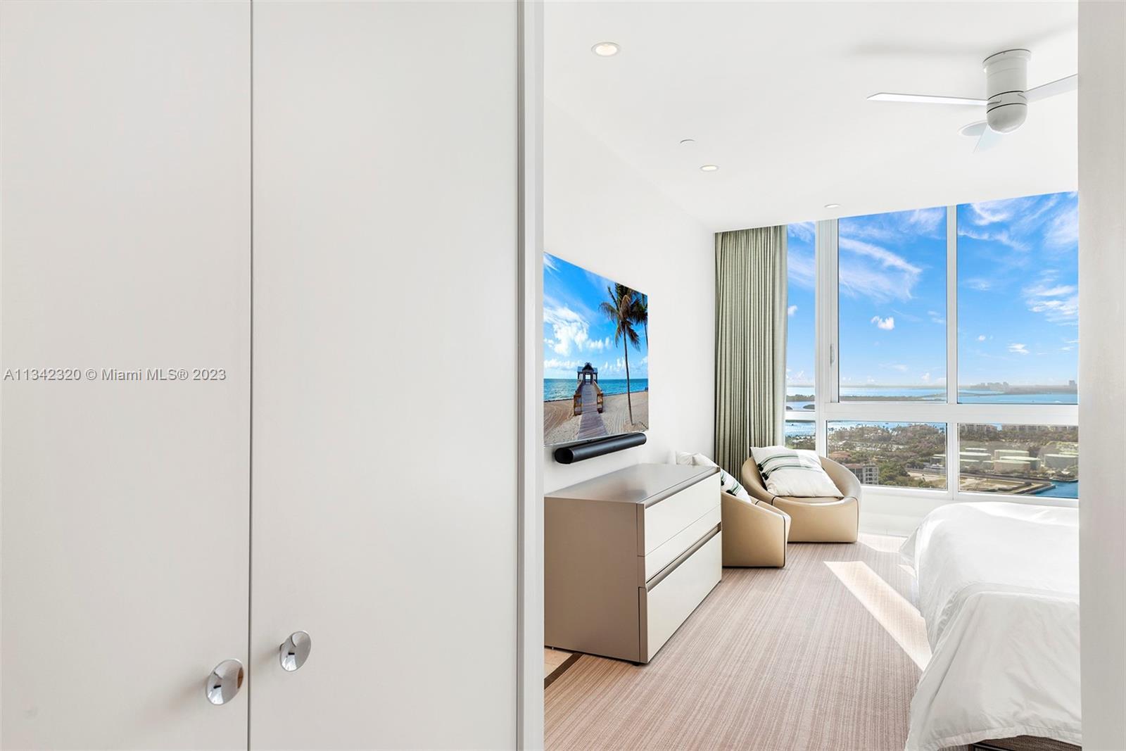 CONTINUUM ON SOUTH BEACH - Residential