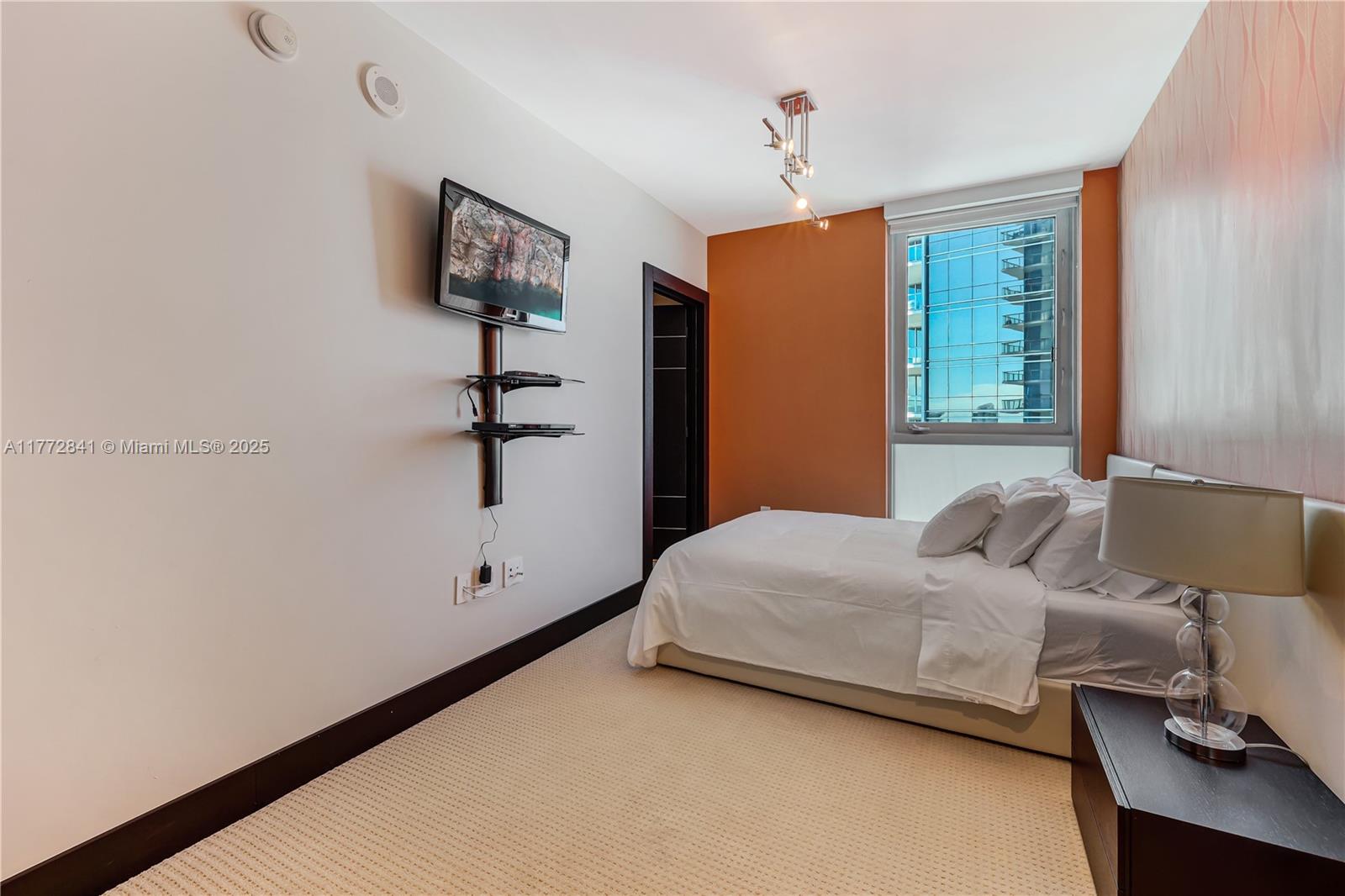 JADE BEACH SUNNY ISLES - Residential
