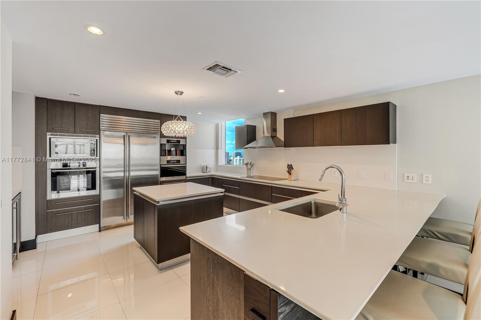 JADE BEACH SUNNY ISLES - Residential