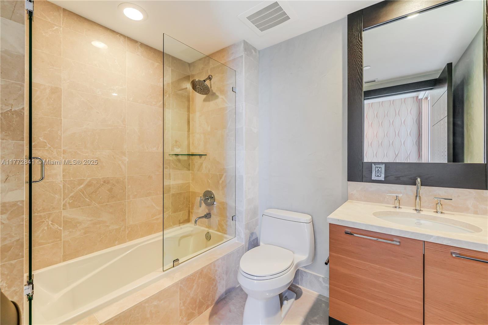 JADE BEACH SUNNY ISLES - Residential
