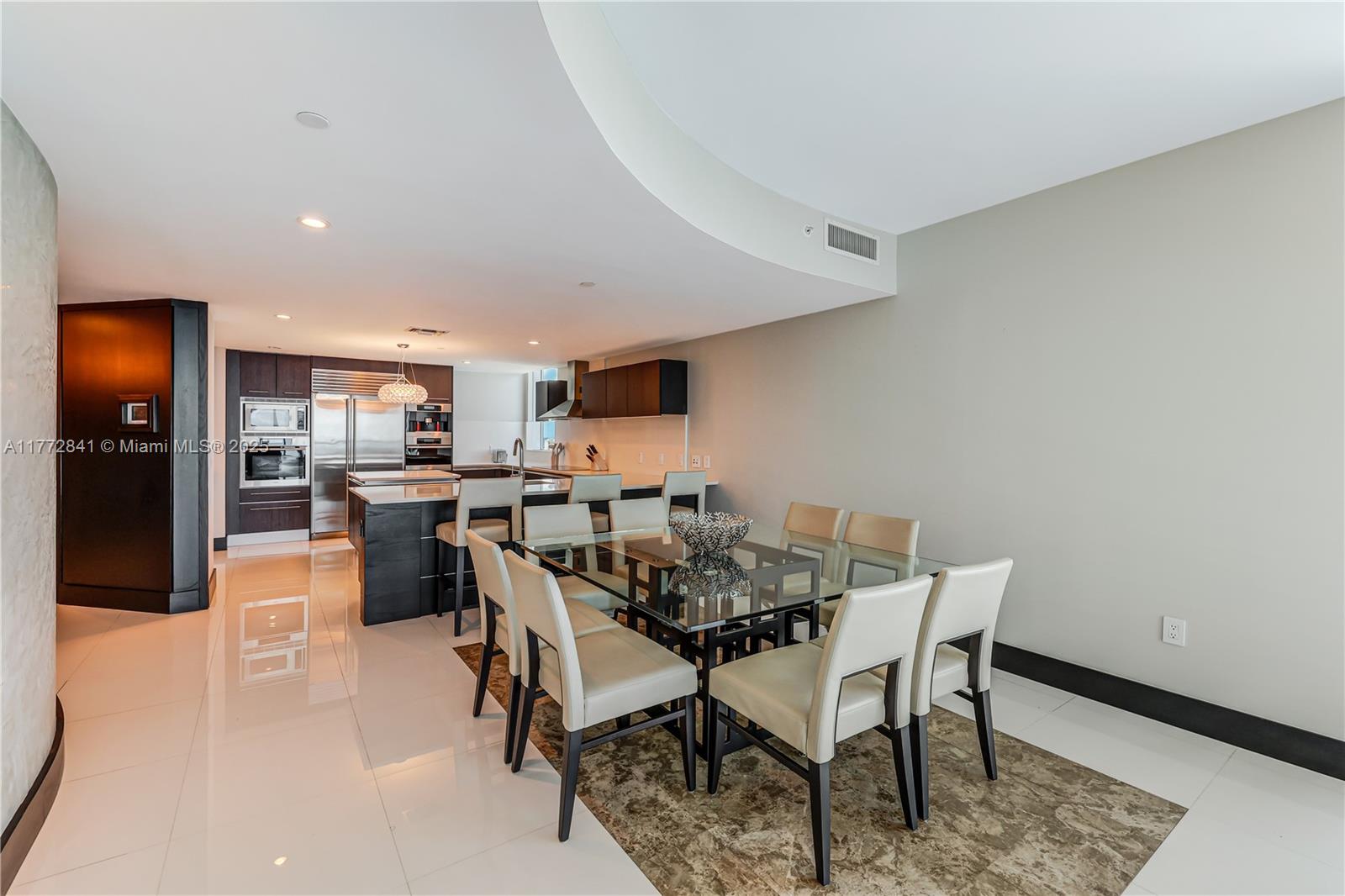 JADE BEACH SUNNY ISLES - Residential