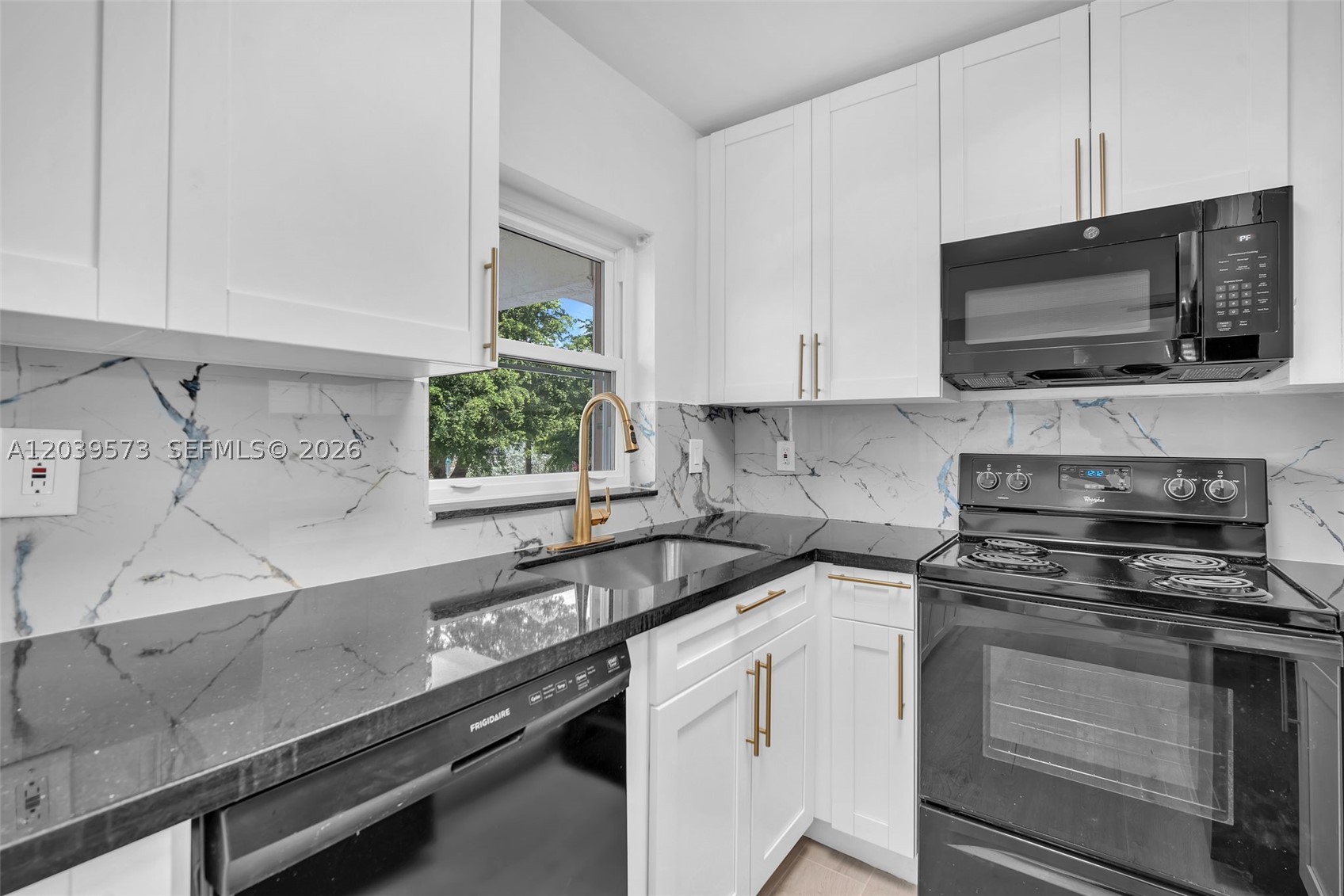 GABLE ARMS CONDO - Residential