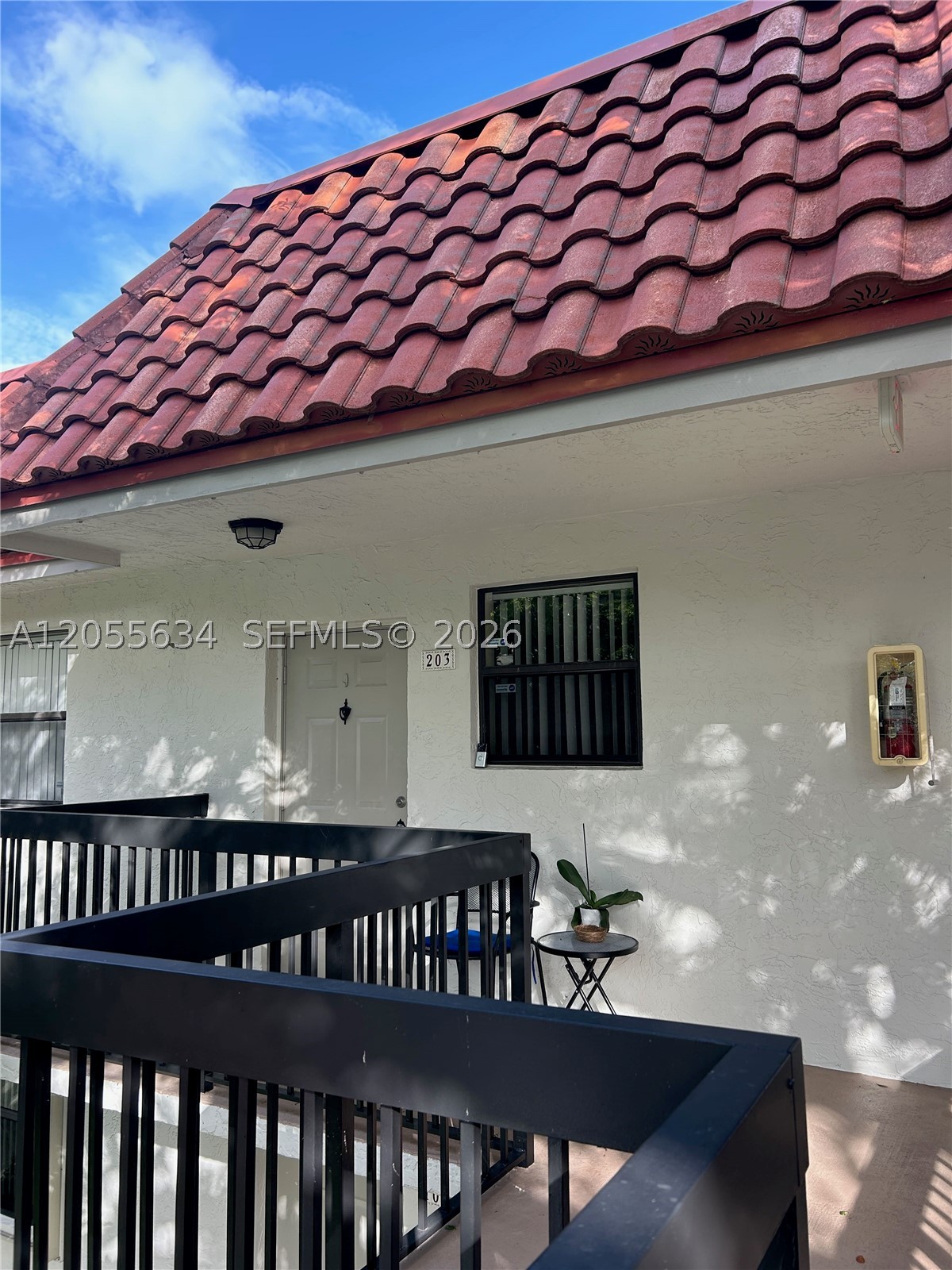 WATERSIDE VILLAGE TWO CON - Residential