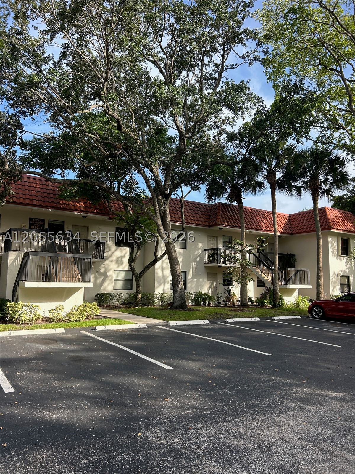 WATERSIDE VILLAGE TWO CON - Residential