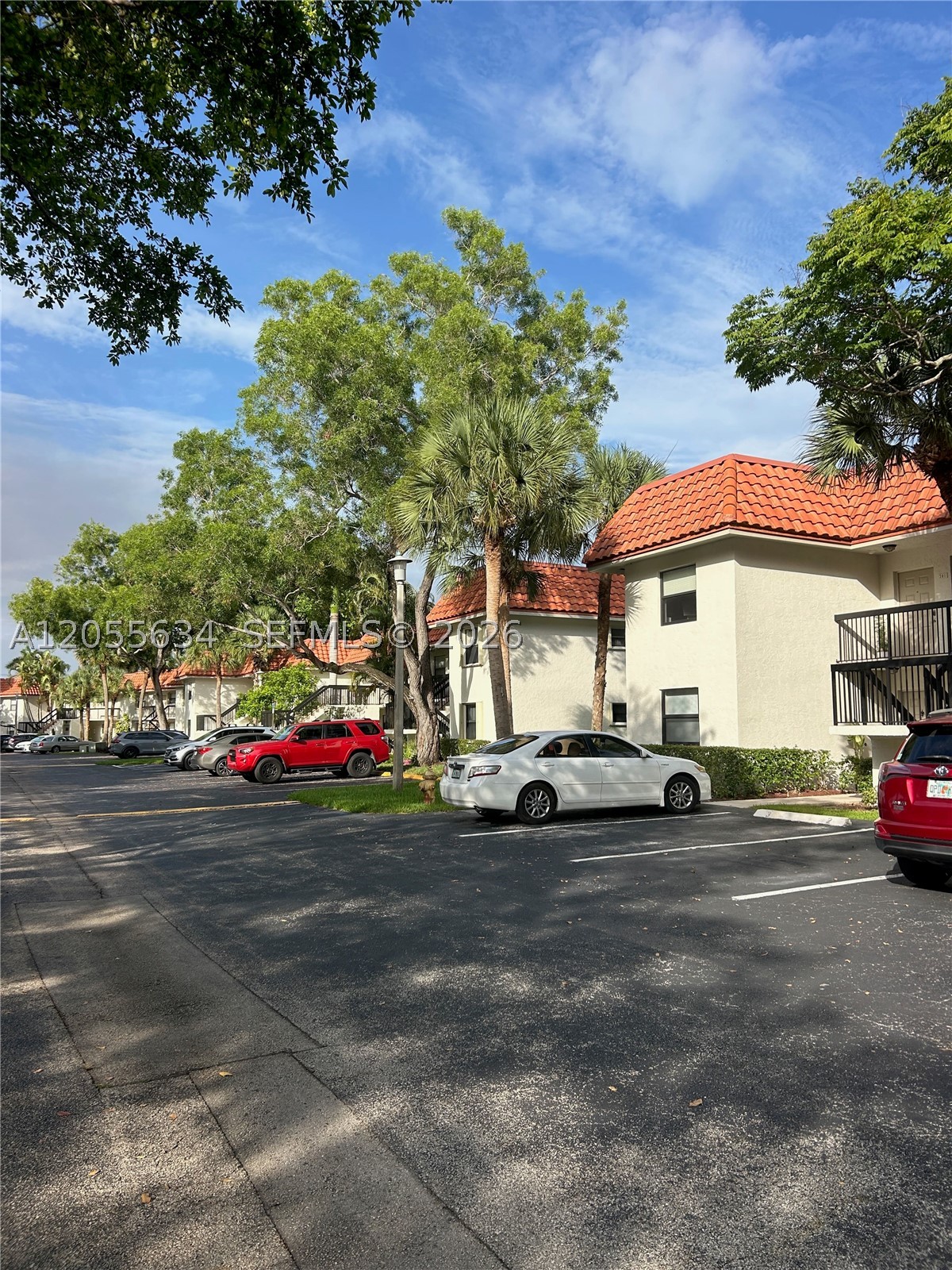 WATERSIDE VILLAGE TWO CON - Residential
