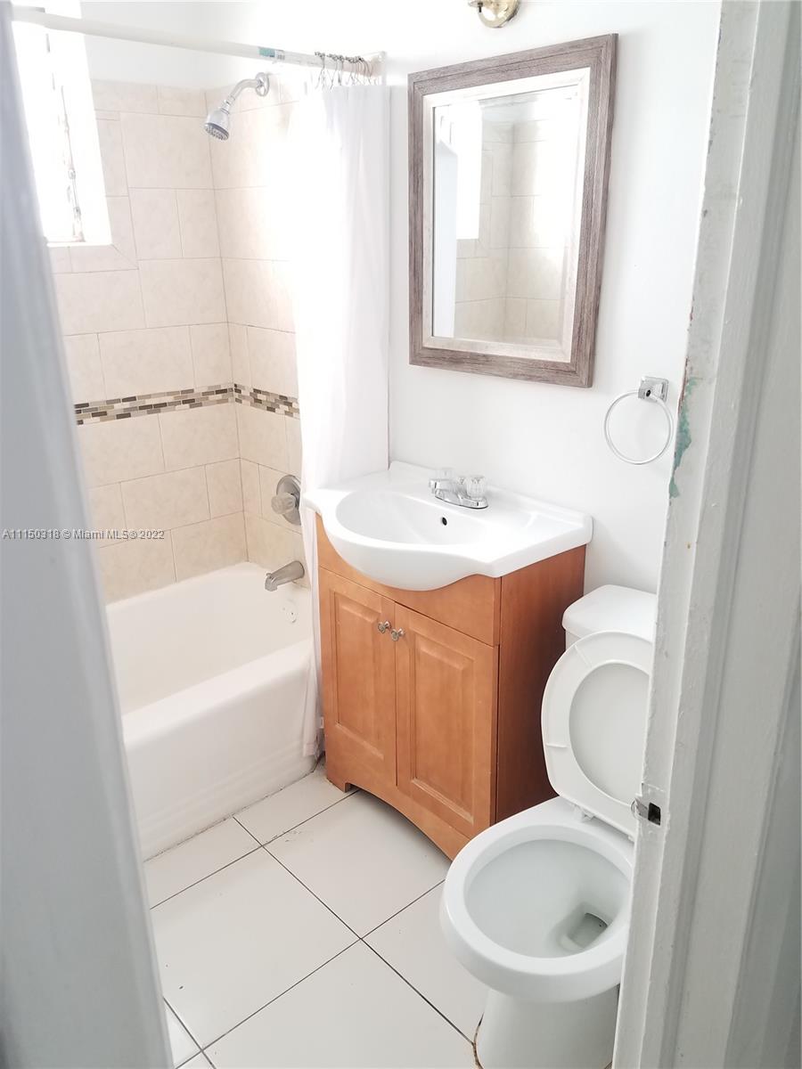 LINCOLN PLACE CONDO - Residential Lease