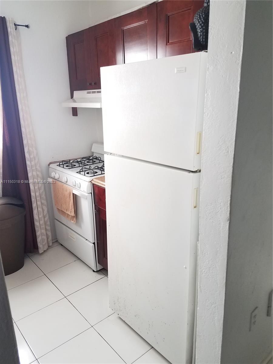 LINCOLN PLACE CONDO - Residential Lease