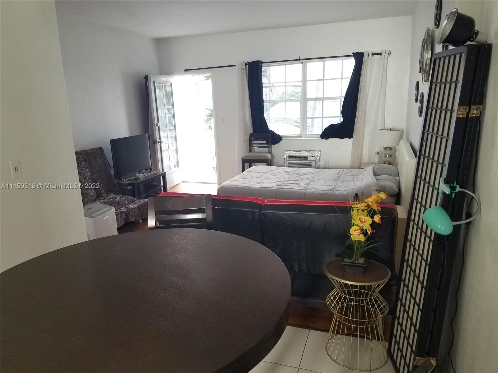 LINCOLN PLACE CONDO - Residential Lease