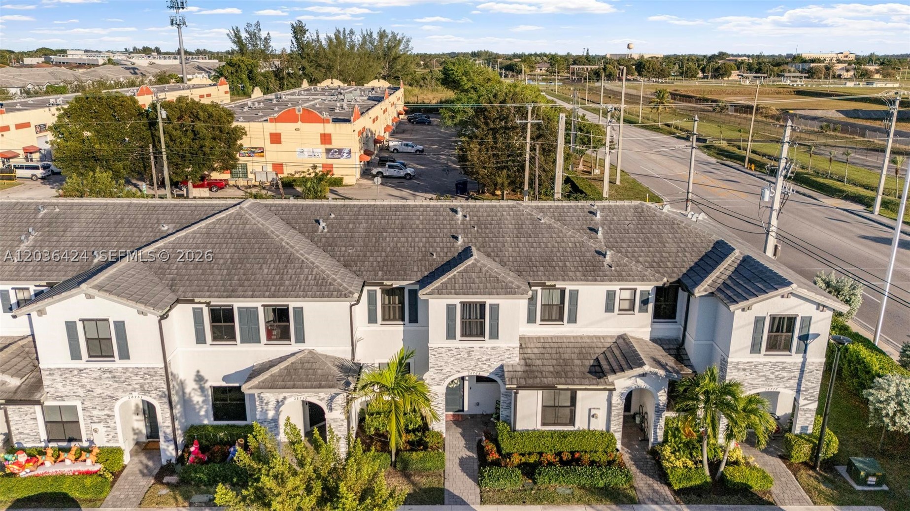 PINE ISLE - Residential