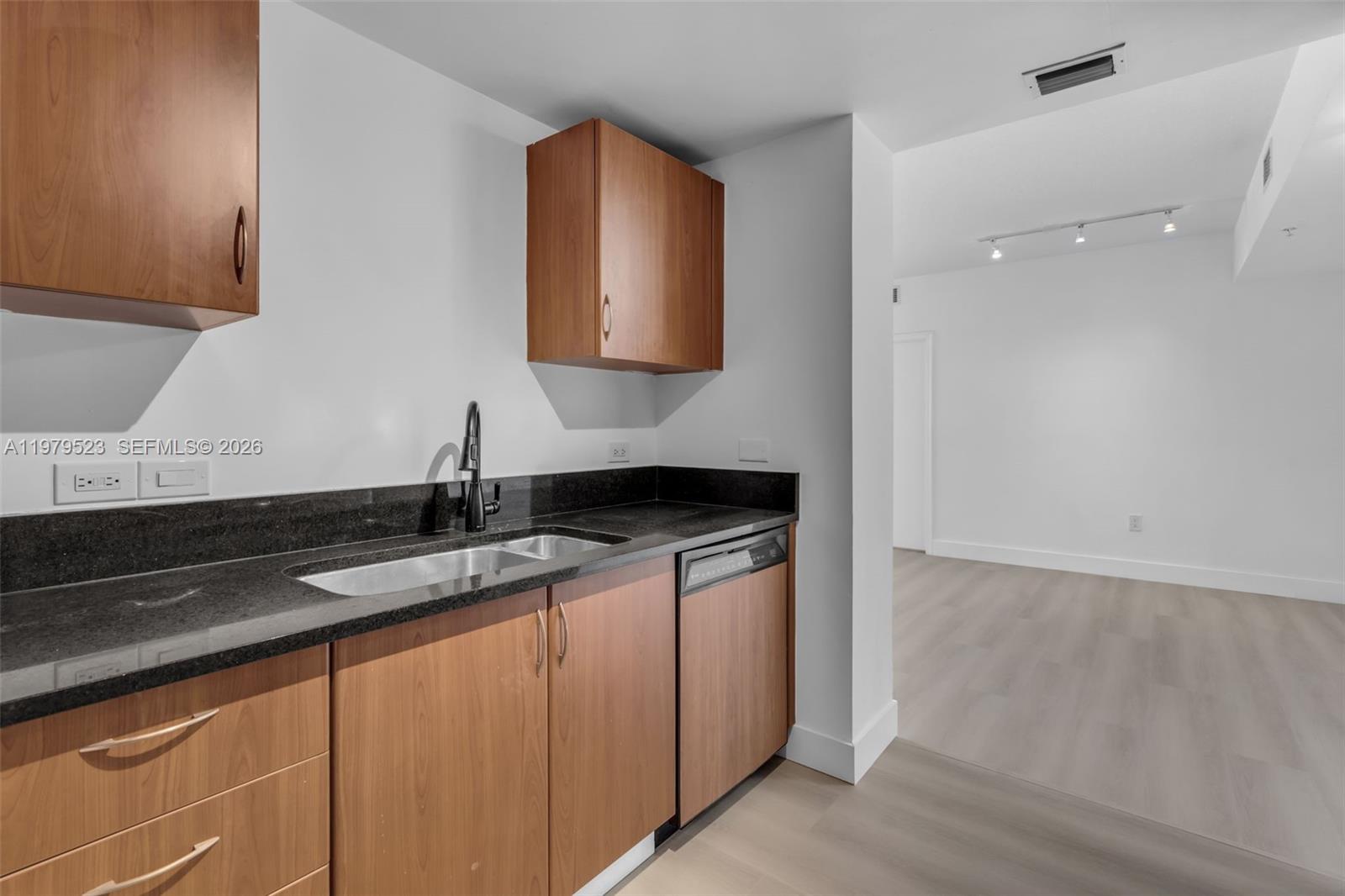 VENTURE AT AVENTURA EAST - Residential