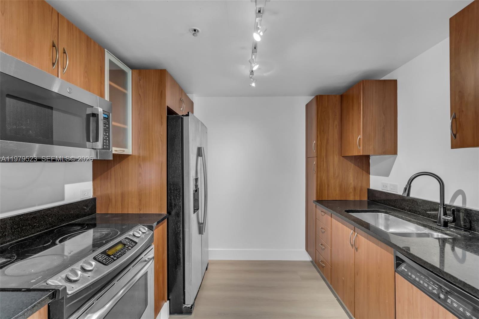 VENTURE AT AVENTURA EAST - Residential