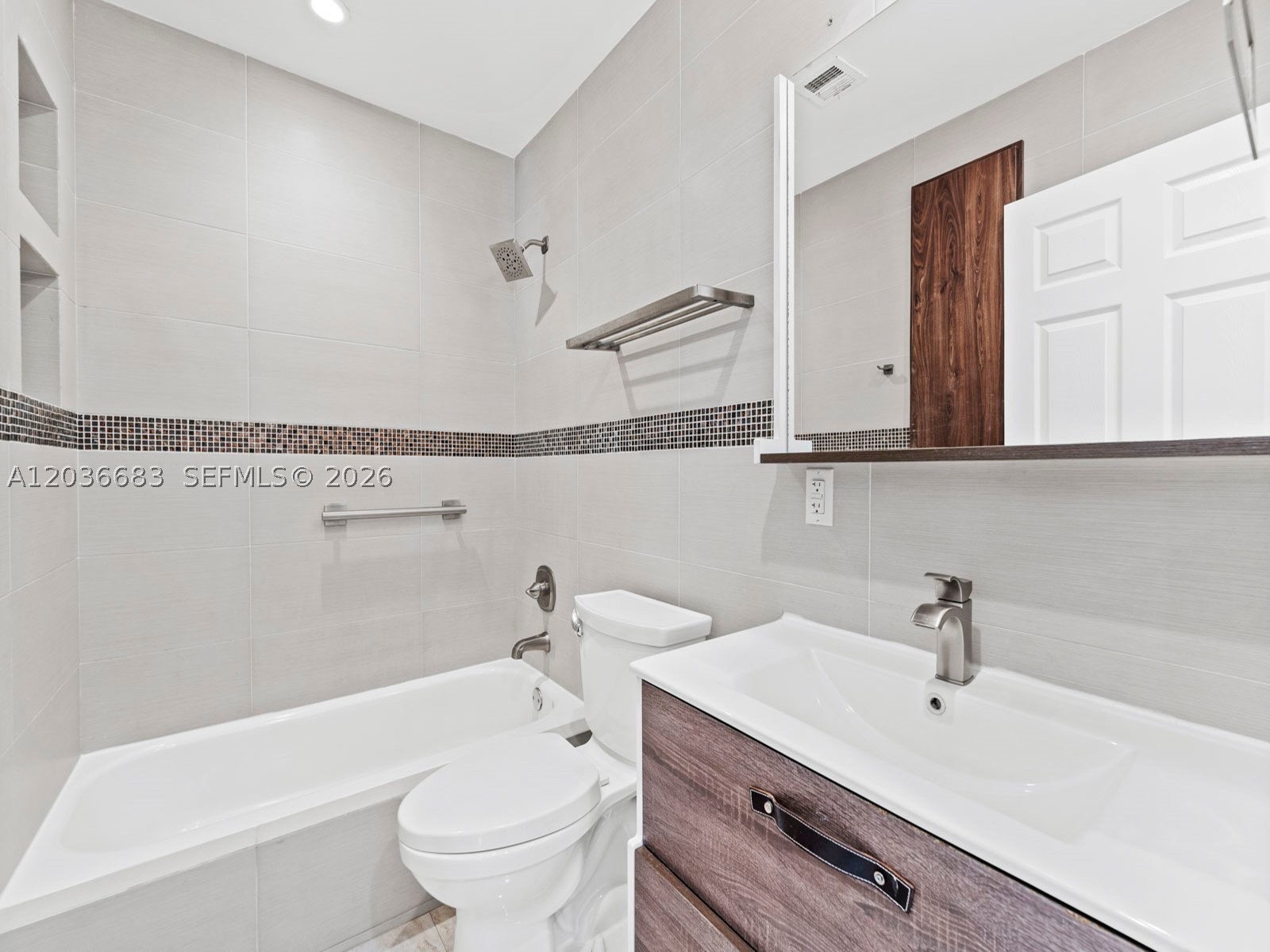 BEL AIRE SEC 4 - Residential Lease