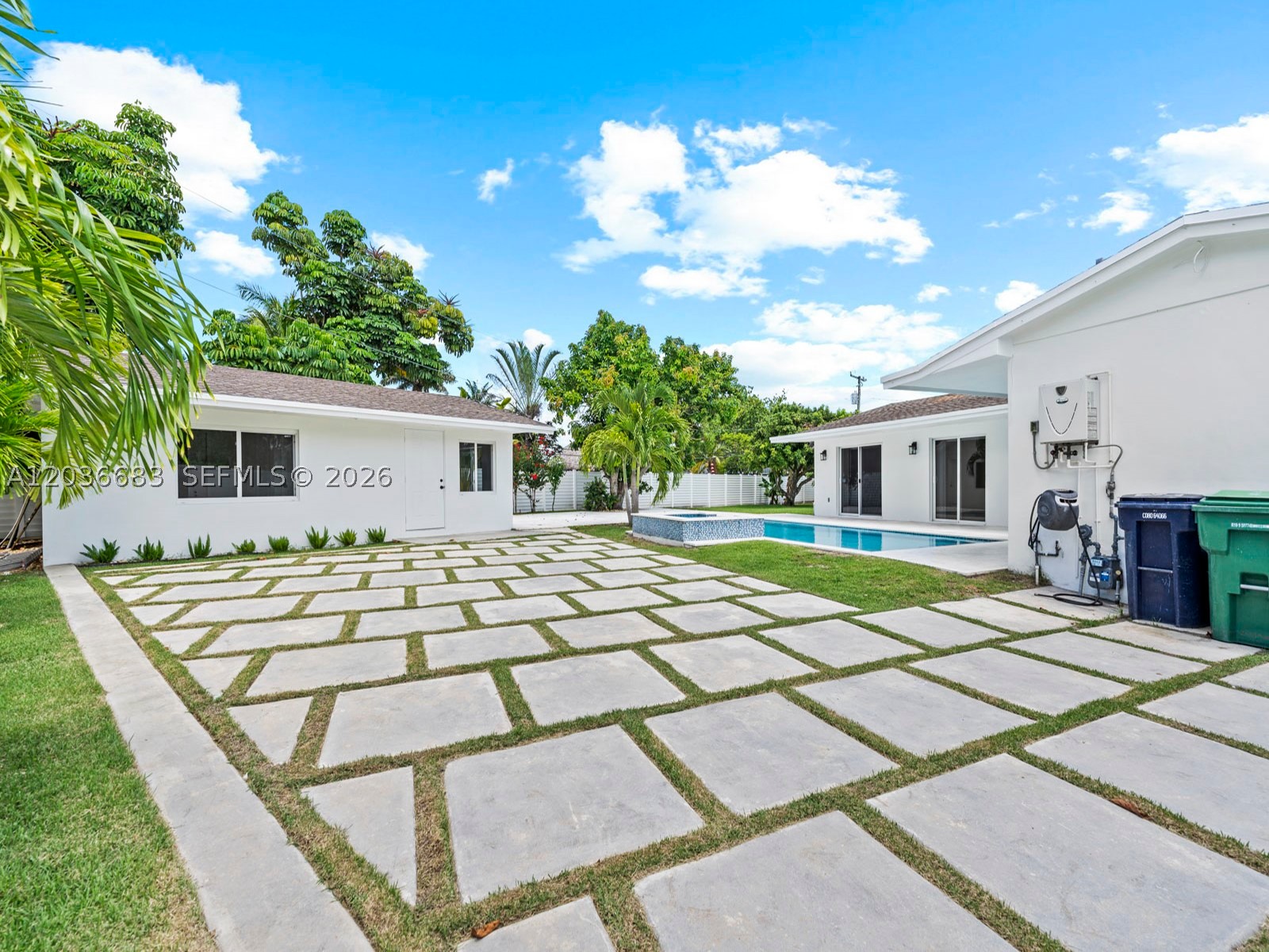BEL AIRE SEC 4 - Residential Lease