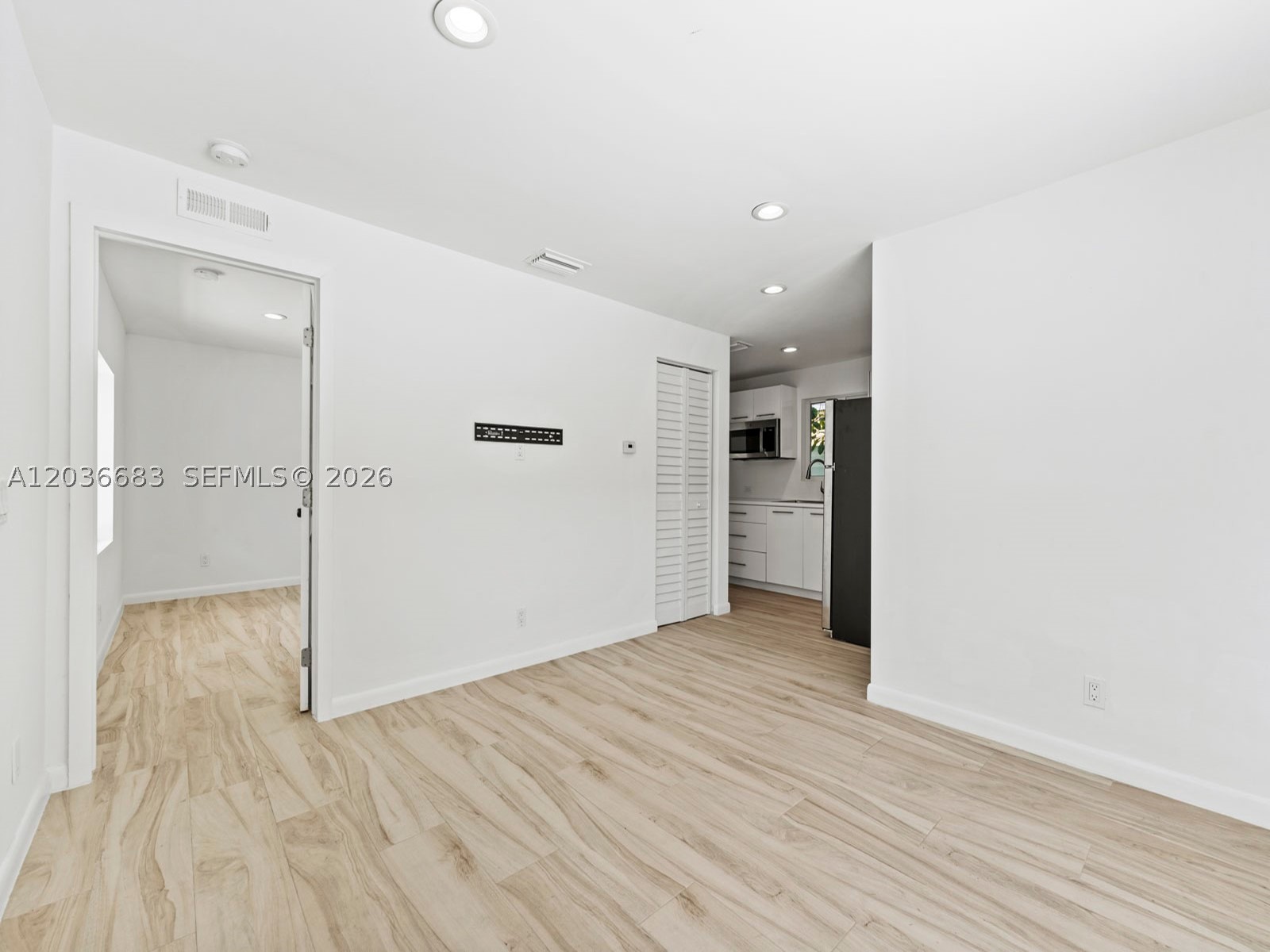 BEL AIRE SEC 4 - Residential Lease