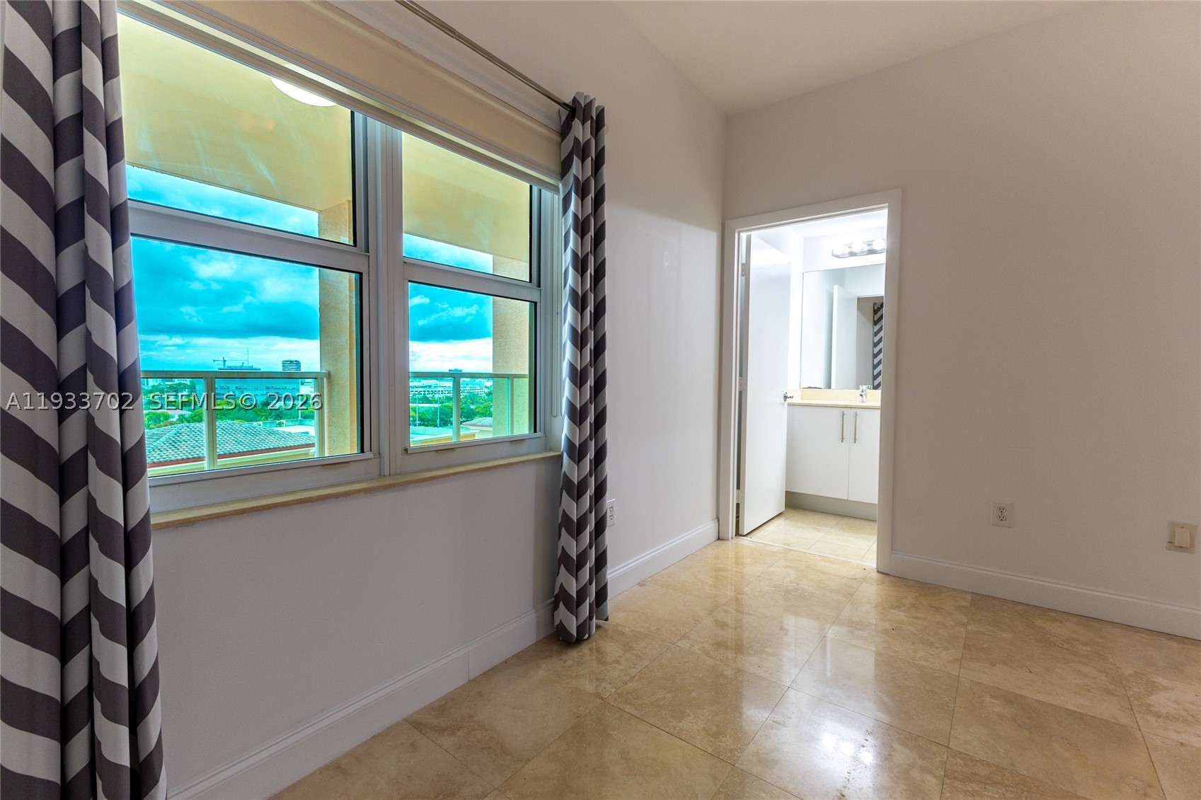 AVENTURA MARINA CONDO NUM - Residential