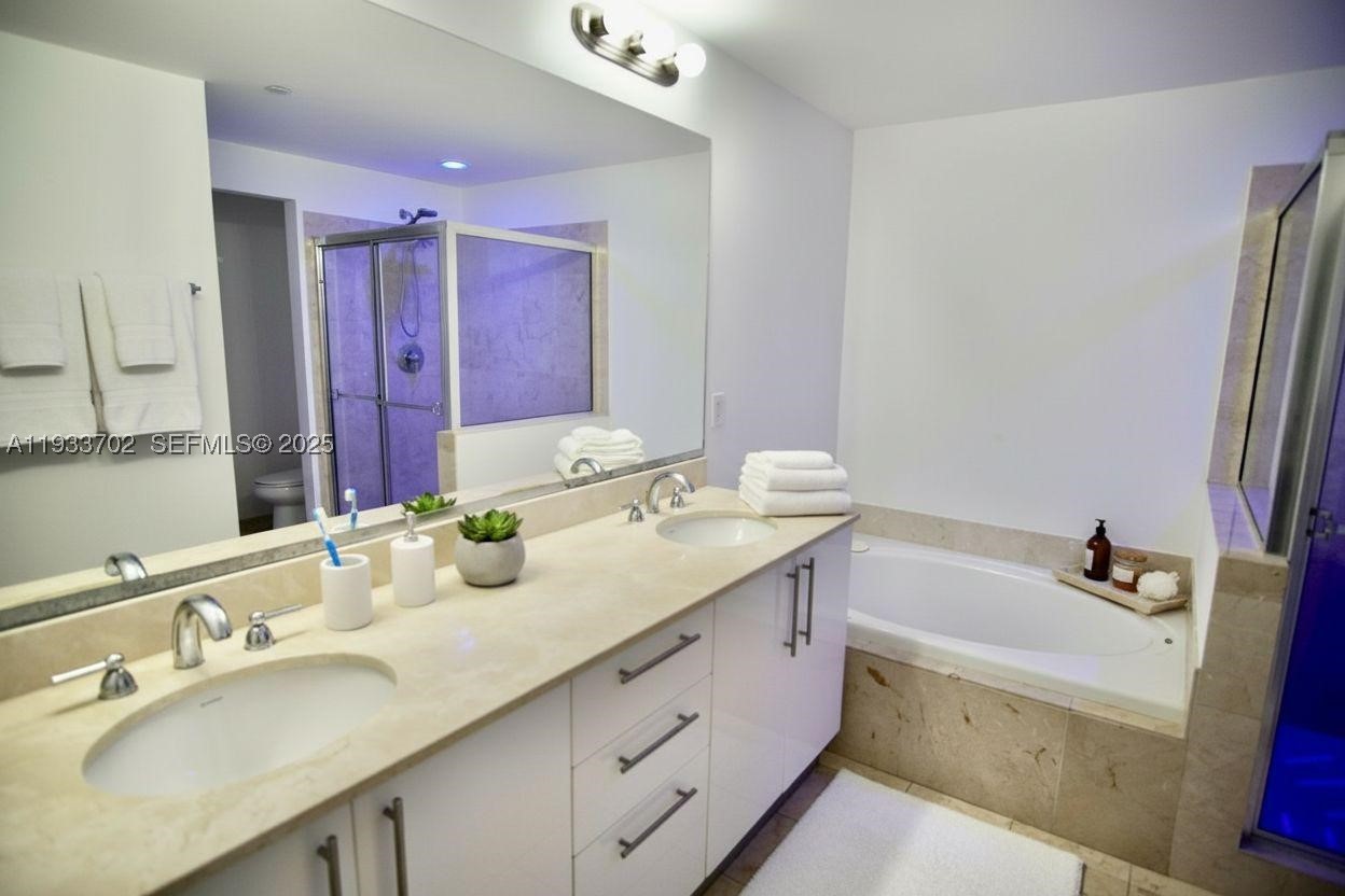AVENTURA MARINA CONDO NUM - Residential