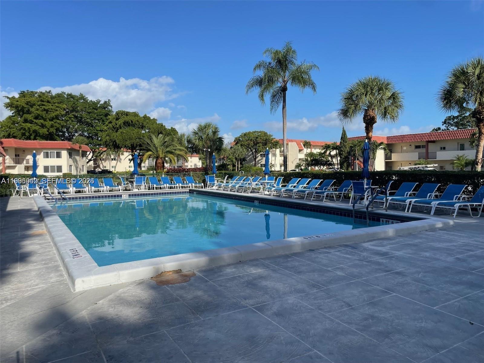 HOLLYBROOK GOLF AND - Residential