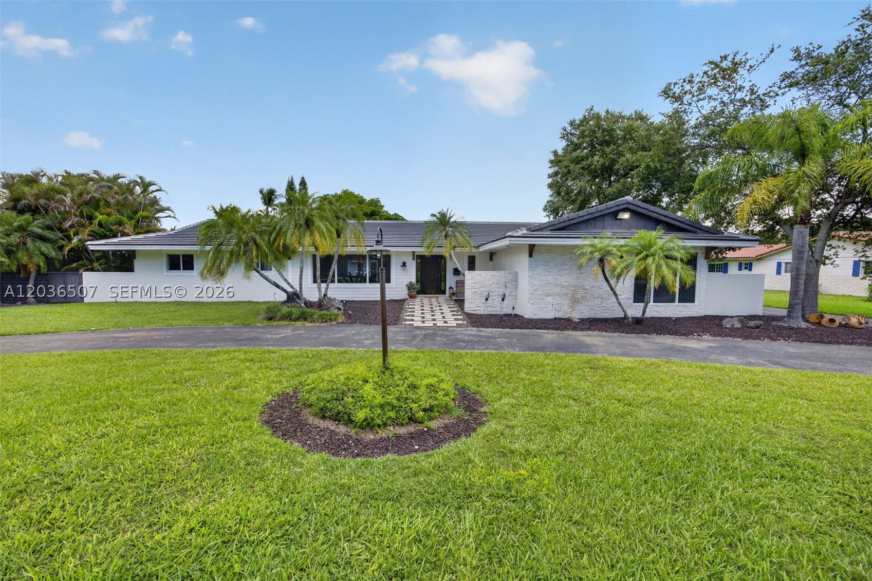 PARKER ESTATES - Residential