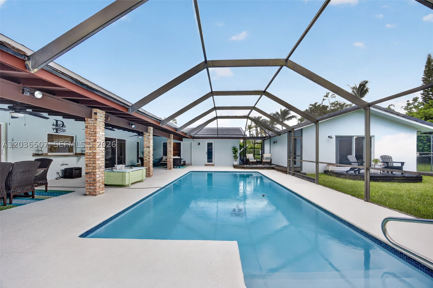PARKER ESTATES - Residential