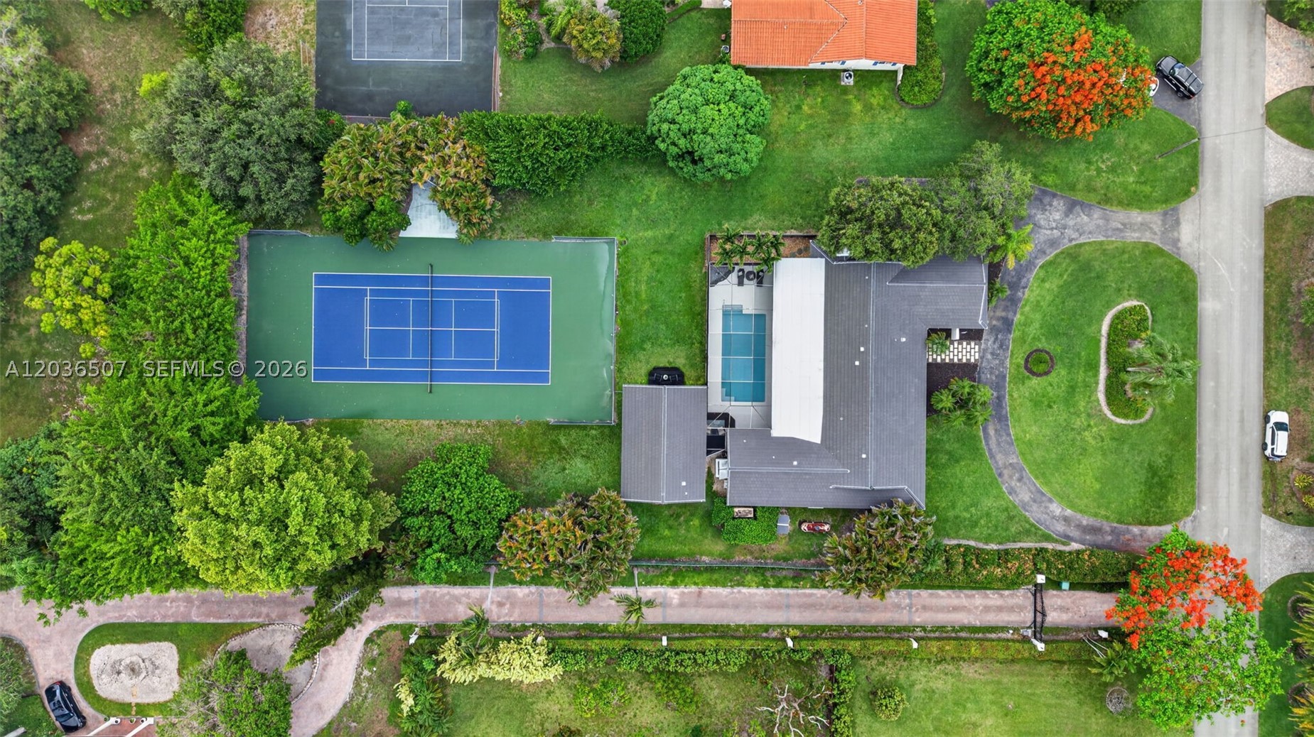 PARKER ESTATES - Residential