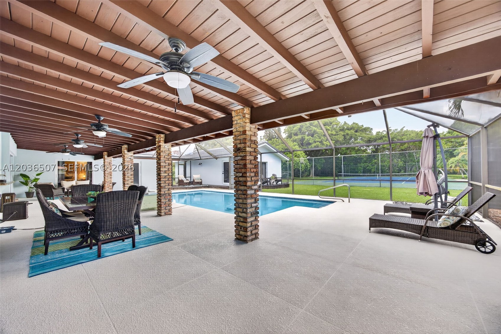 PARKER ESTATES - Residential