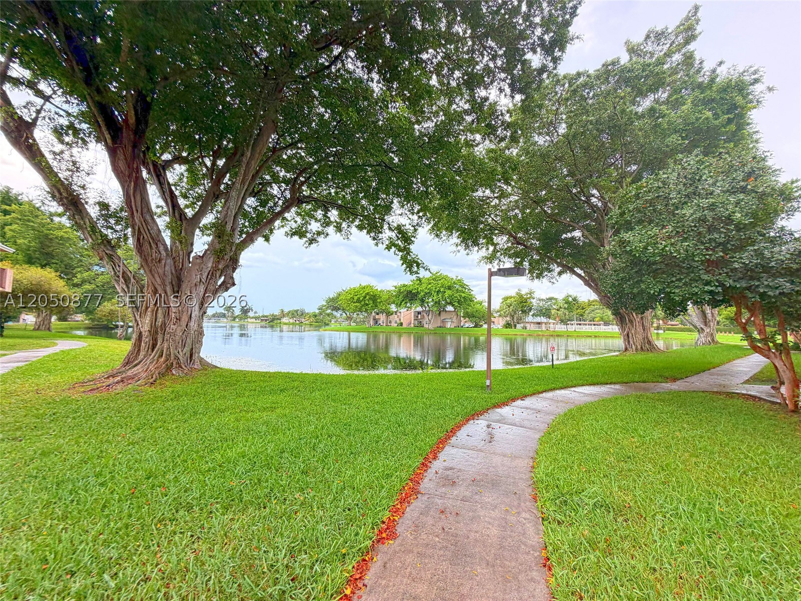 REFLECTIONS AT PEMBROKE P - Residential Lease