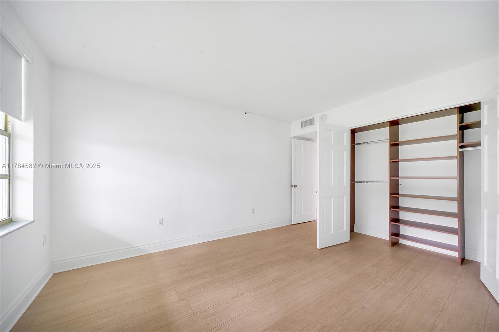 COMMODORE CLUB SOUTH COND - Residential Lease