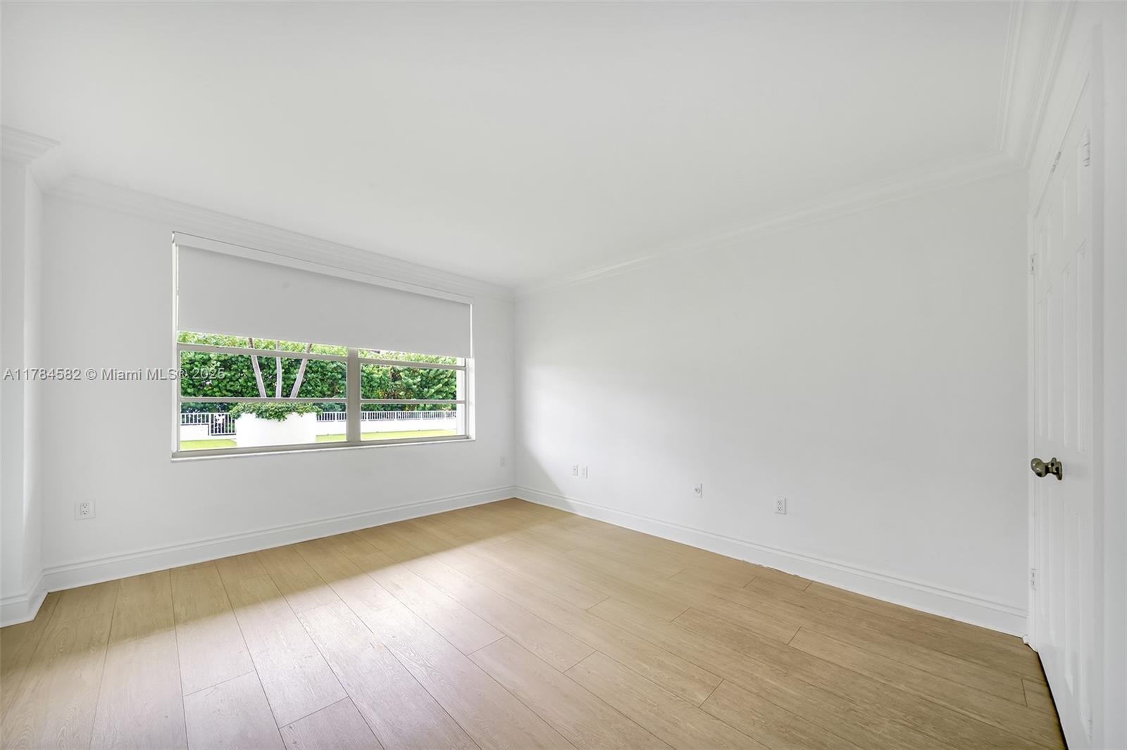 COMMODORE CLUB SOUTH COND - Residential Lease