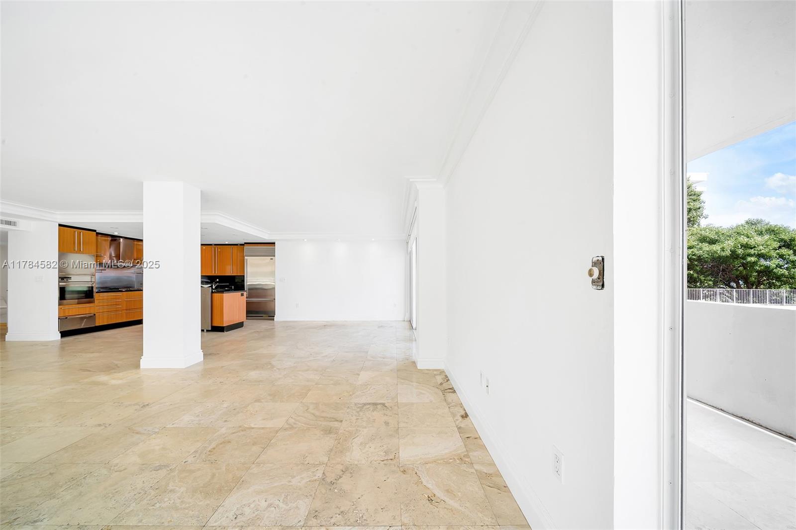 COMMODORE CLUB SOUTH COND - Residential Lease
