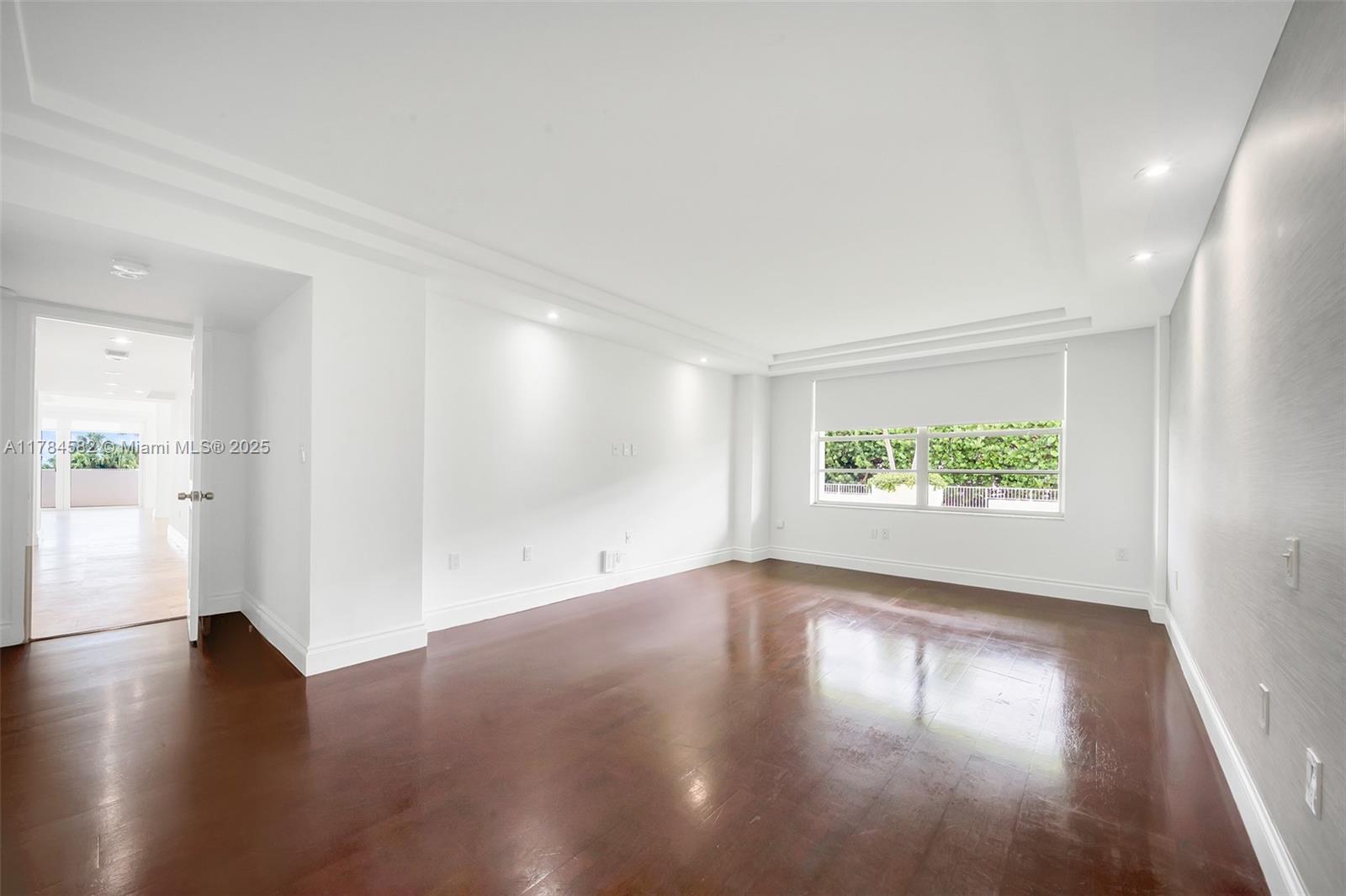 COMMODORE CLUB SOUTH COND - Residential Lease