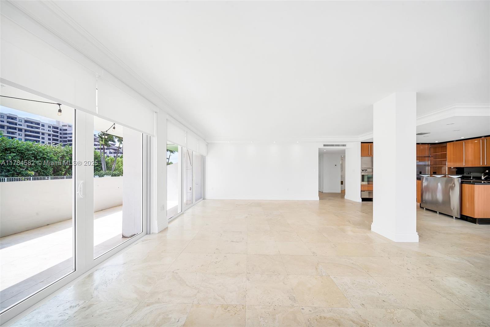 COMMODORE CLUB SOUTH COND - Residential Lease