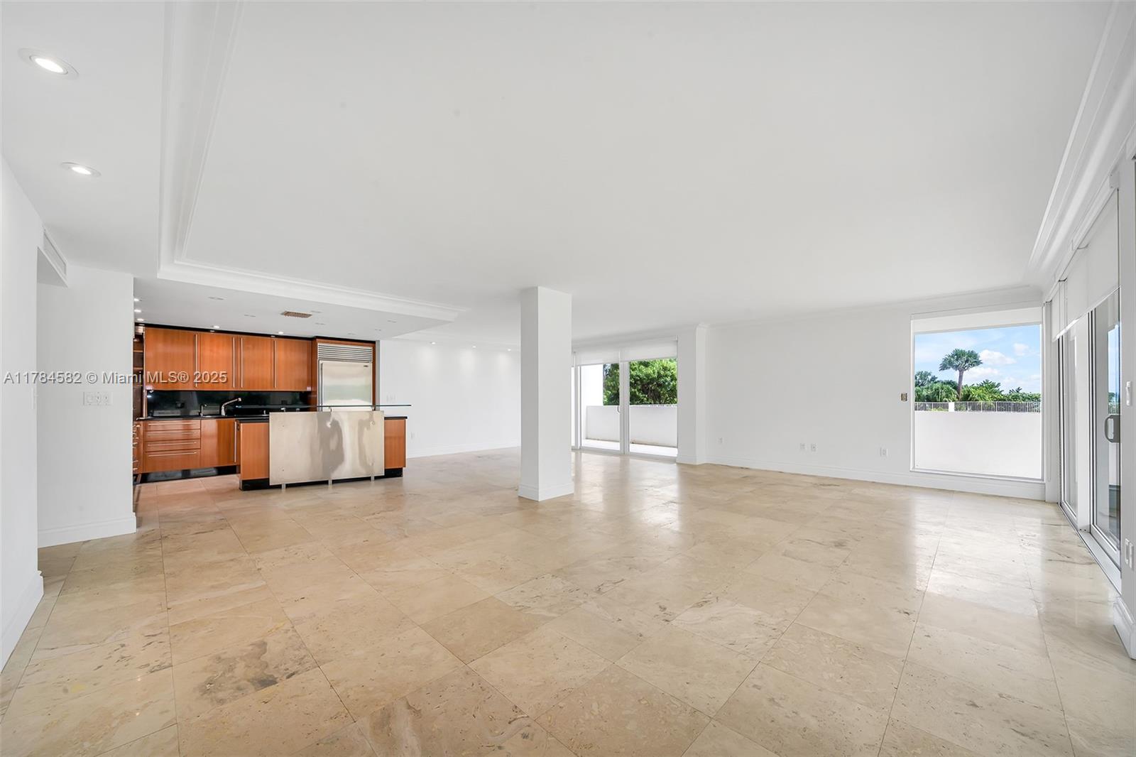 COMMODORE CLUB SOUTH COND - Residential Lease