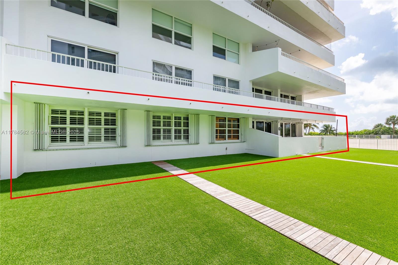 COMMODORE CLUB SOUTH COND - Residential Lease