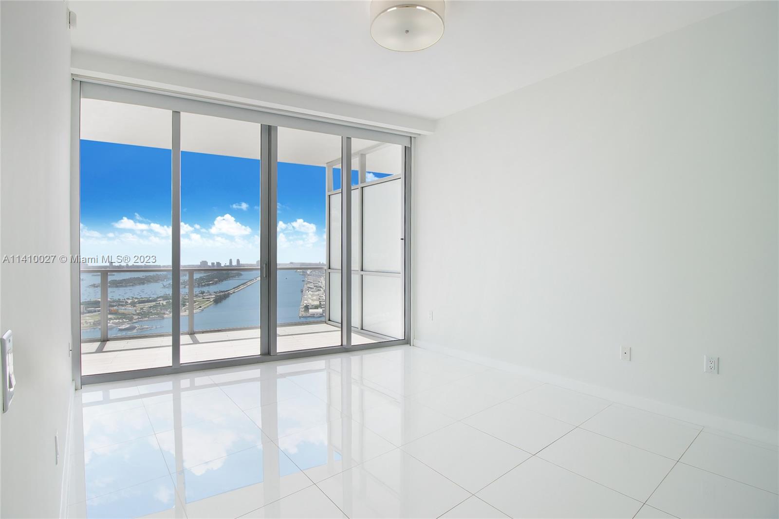 MARQUIS CONDO - Residential