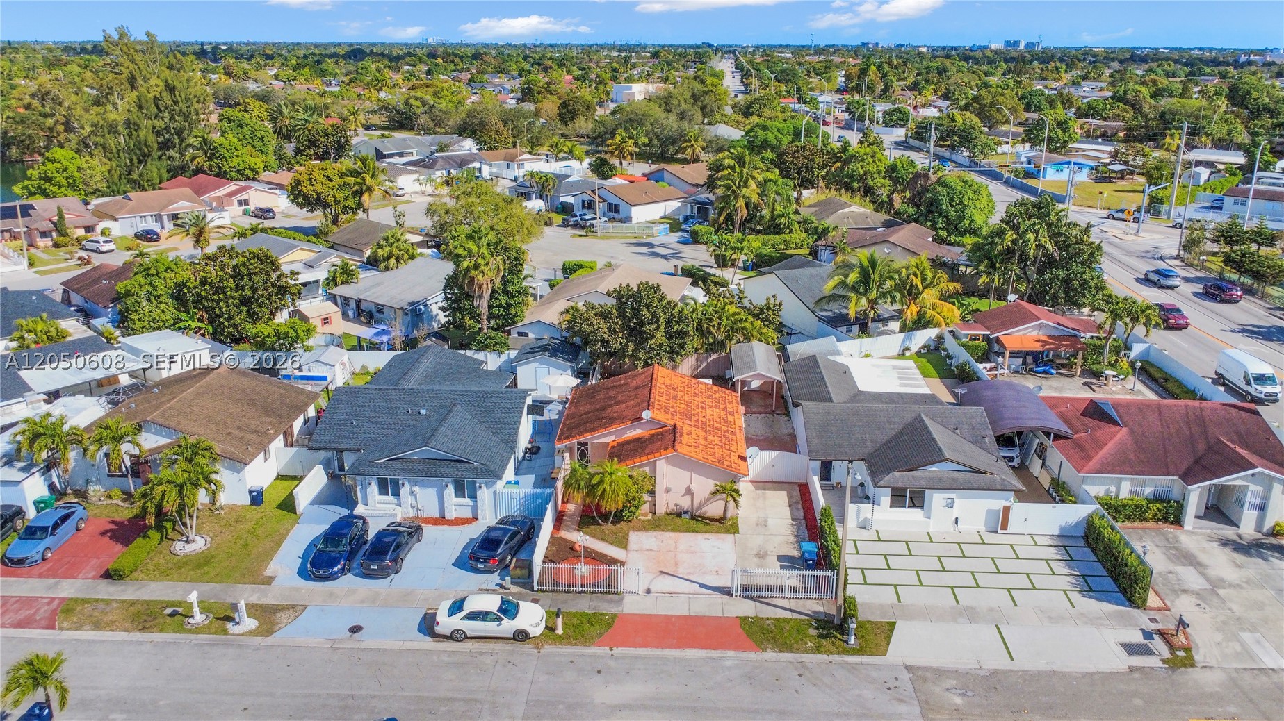 SOUTH MIAMI LAKES - Residential