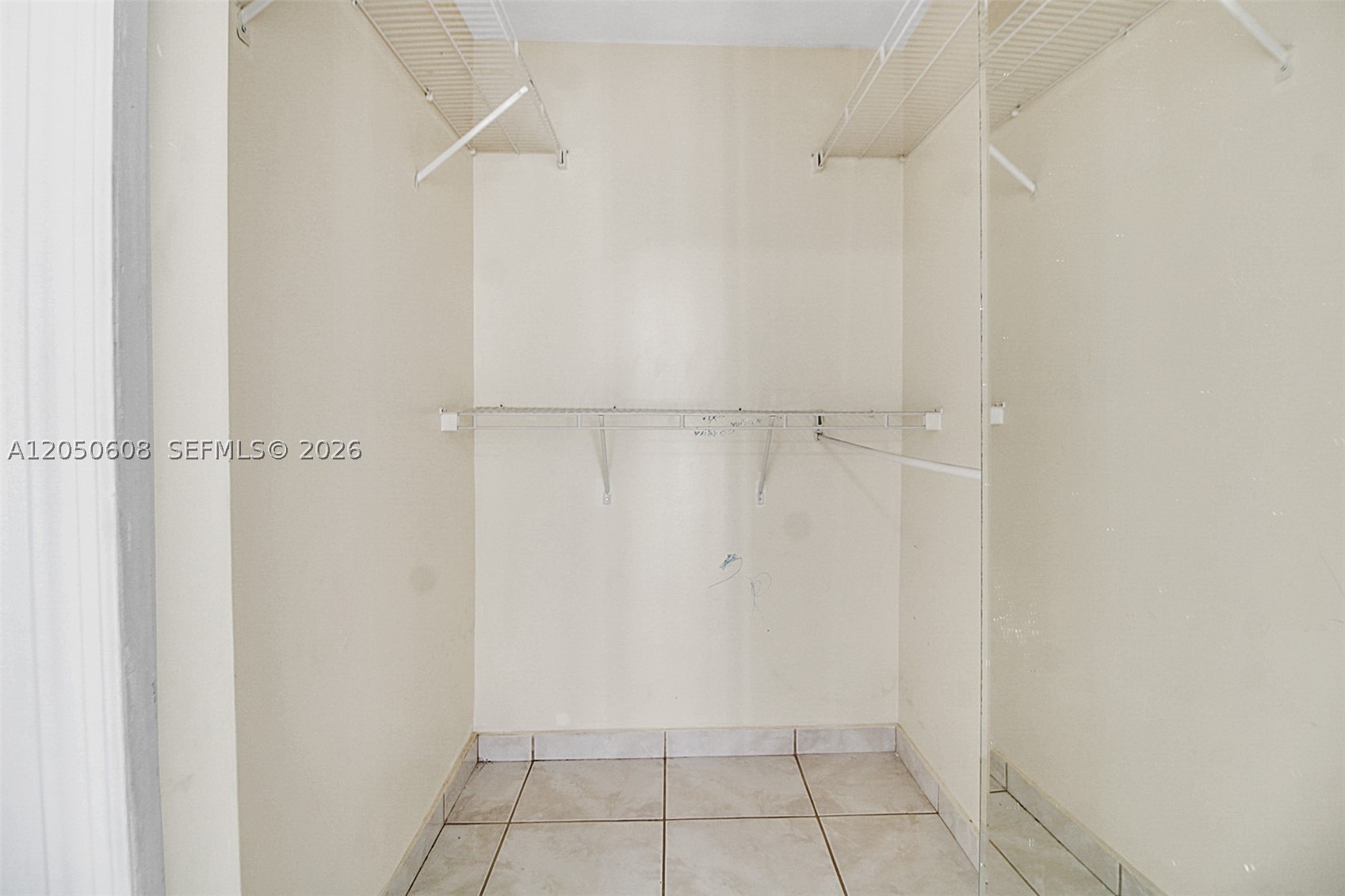 SOUTH MIAMI LAKES - Residential