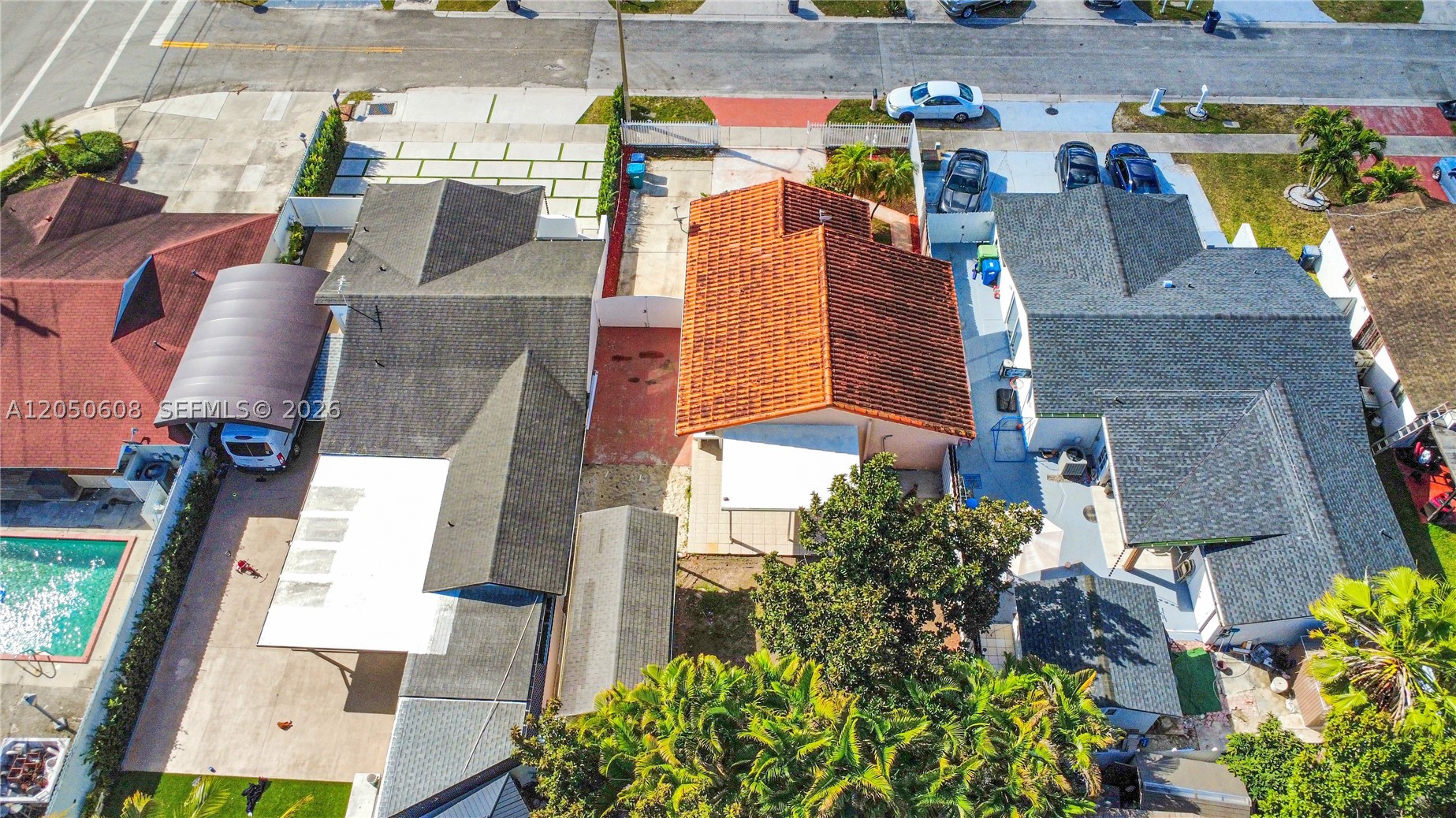 SOUTH MIAMI LAKES - Residential