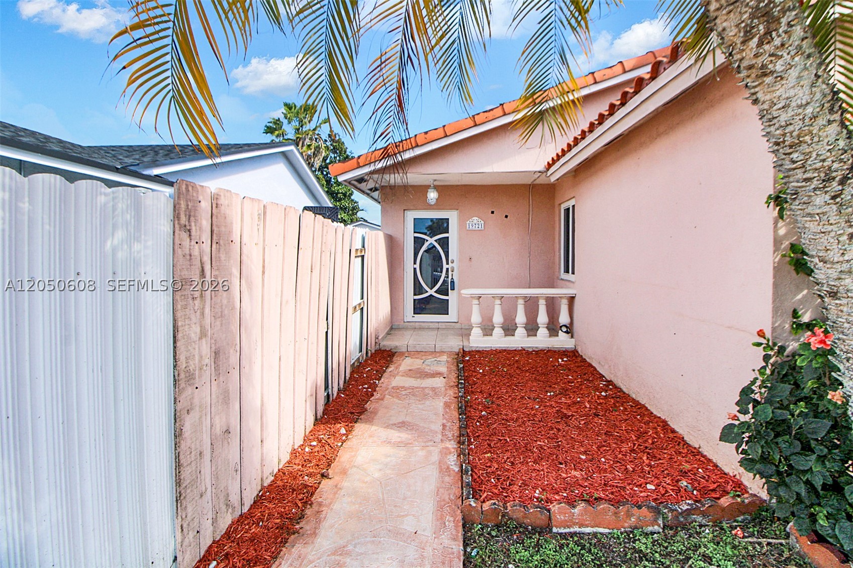 SOUTH MIAMI LAKES - Residential