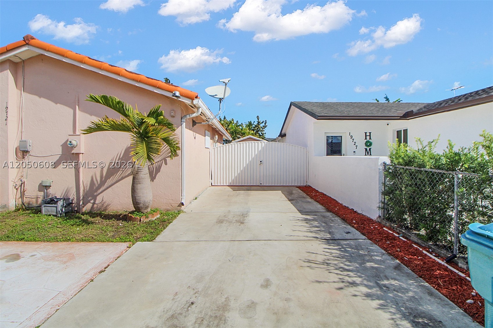 SOUTH MIAMI LAKES - Residential