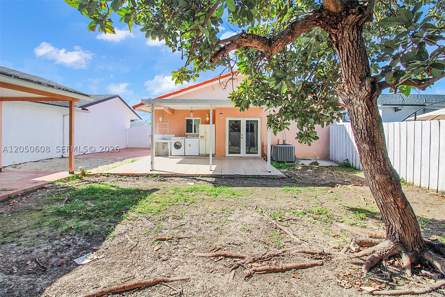 SOUTH MIAMI LAKES - Residential