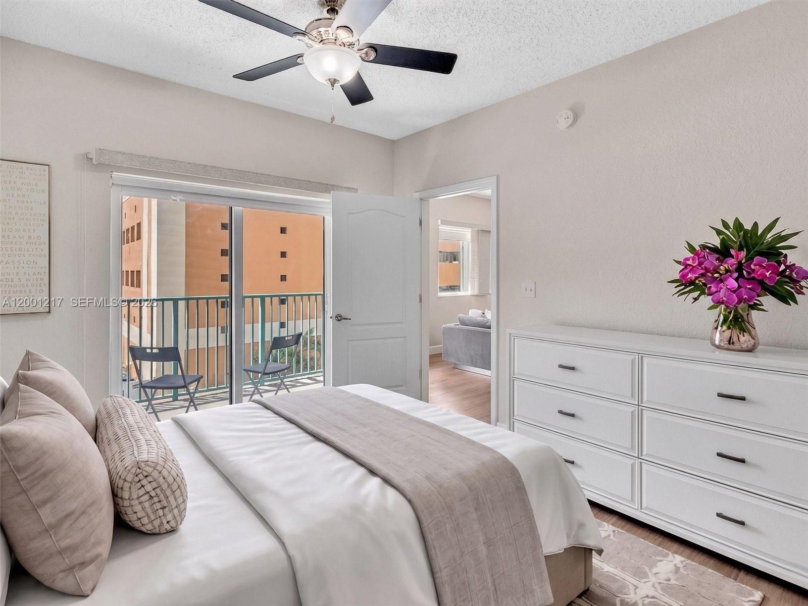 VALENCIA CONDO - Residential