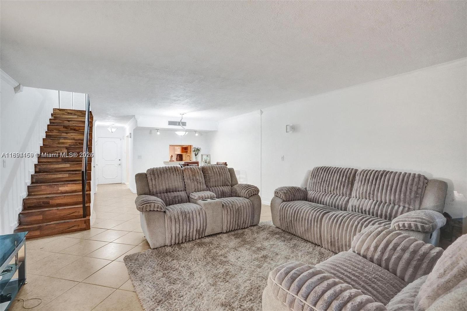 COURTS OF INVERRARY PHASE - Residential