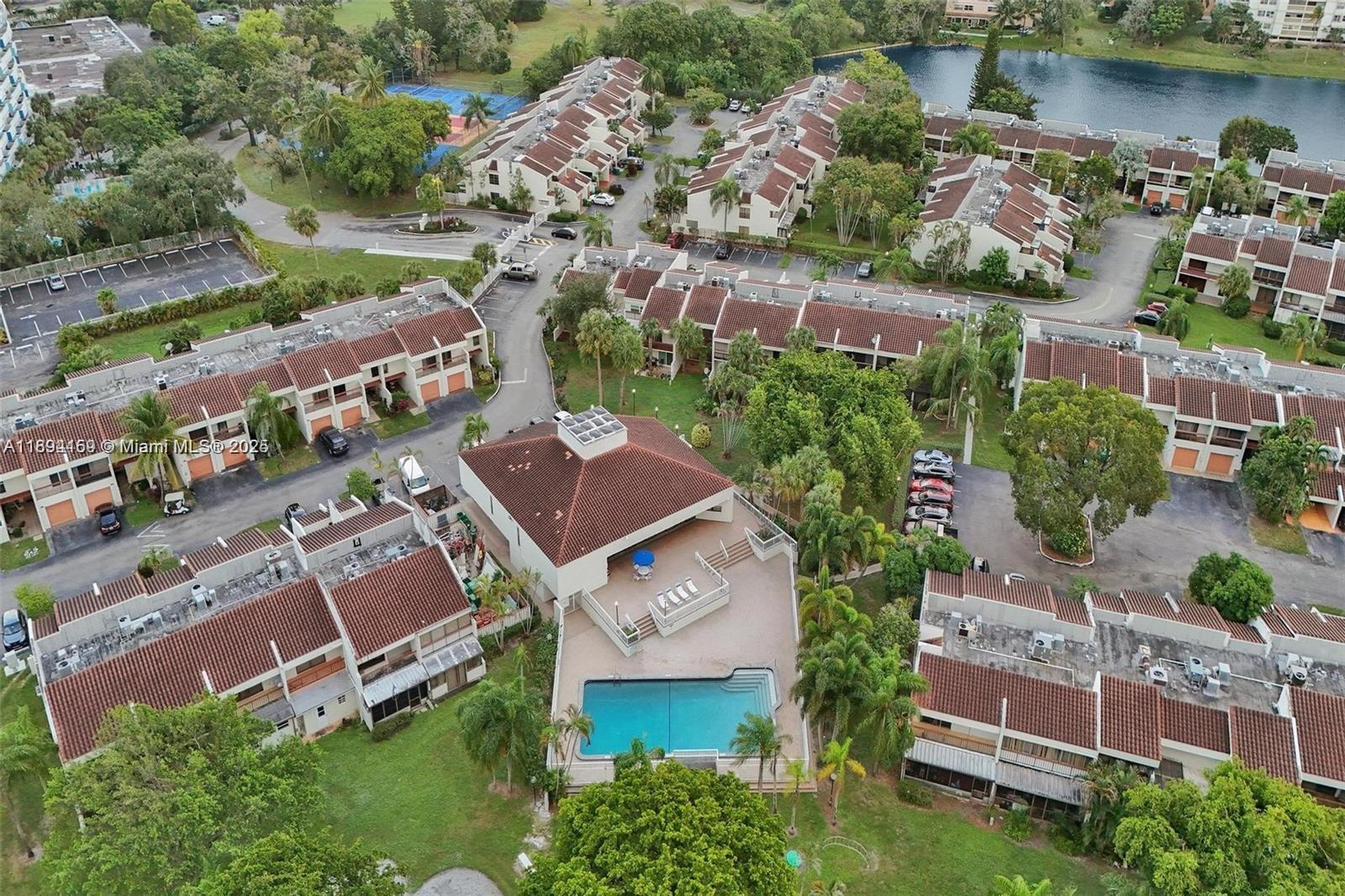 COURTS OF INVERRARY PHASE - Residential