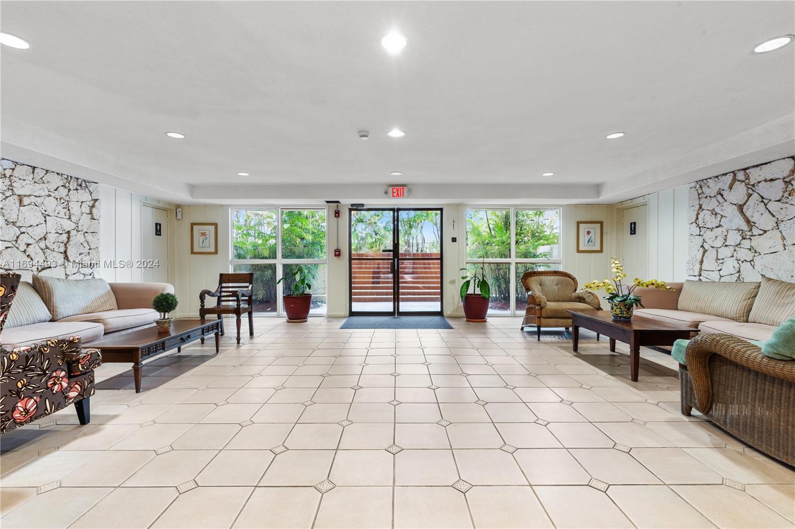 VILLA CAPRI CONDO - Residential